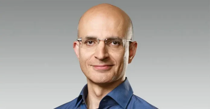 Apple Appoints Sabih Khan as New Chief Operating Officer Amid Strategic Shift
