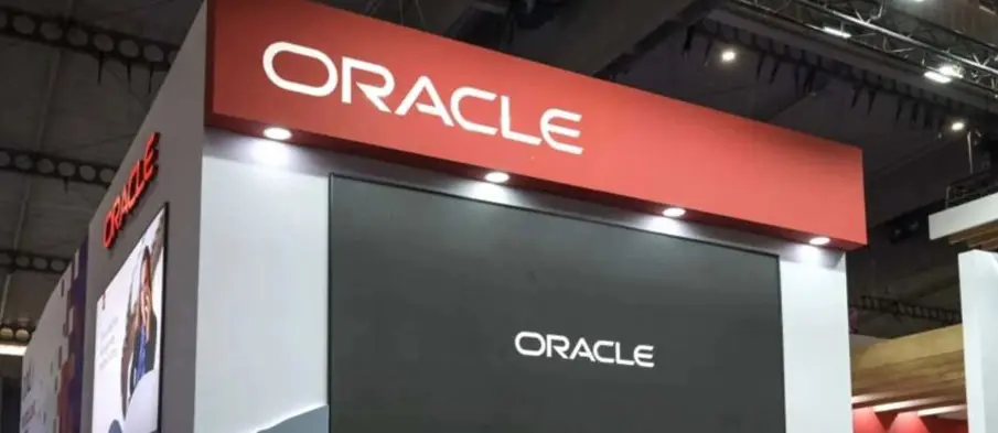 OpenAI Strikes Record $300B Cloud Deal with Oracle, Reshaping AI Infrastructure Race

